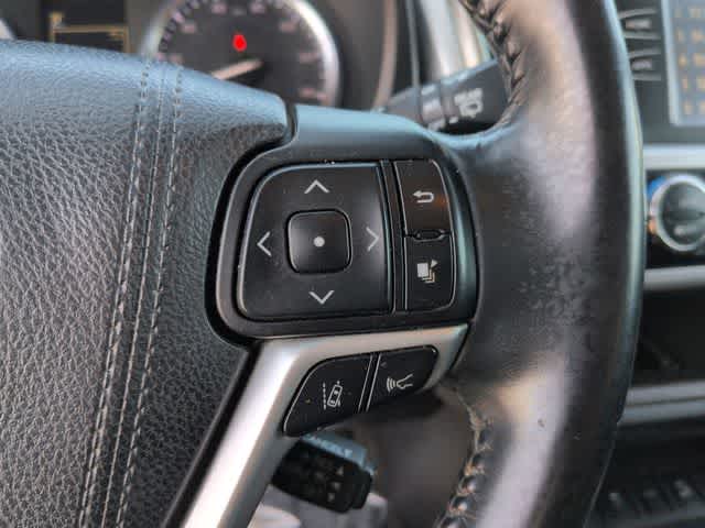 Thumbnail: 2017 Toyota Highlander - 26