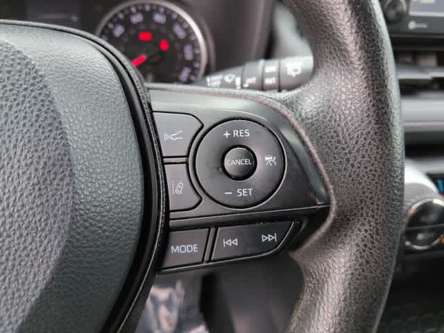 Thumbnail: 2021 Toyota RAV4 - 24