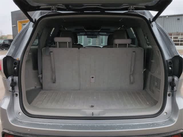Thumbnail: 2014 Toyota Highlander - 37