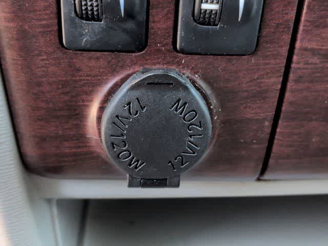 Thumbnail: 2014 Toyota Sienna - 31