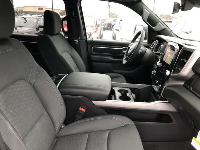 Thumbnail: 2026 RAM 1500 - 28