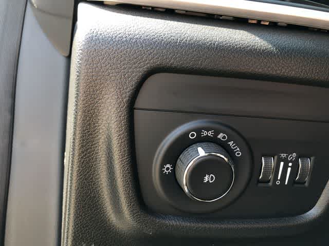 Thumbnail: 2026 Jeep Grand Cherokee - 25