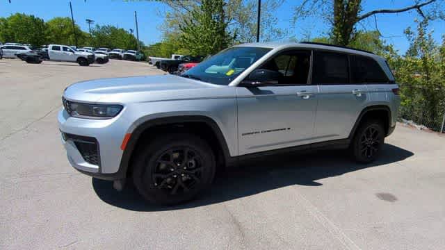 Thumbnail: 2026 Jeep Grand Cherokee - 4