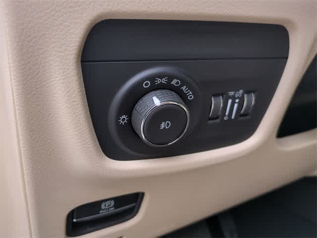 Thumbnail: 2025 Jeep Grand Cherokee L - 17