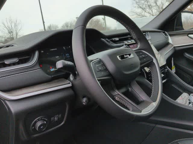 Thumbnail: 2025 Jeep Grand Cherokee L - 16