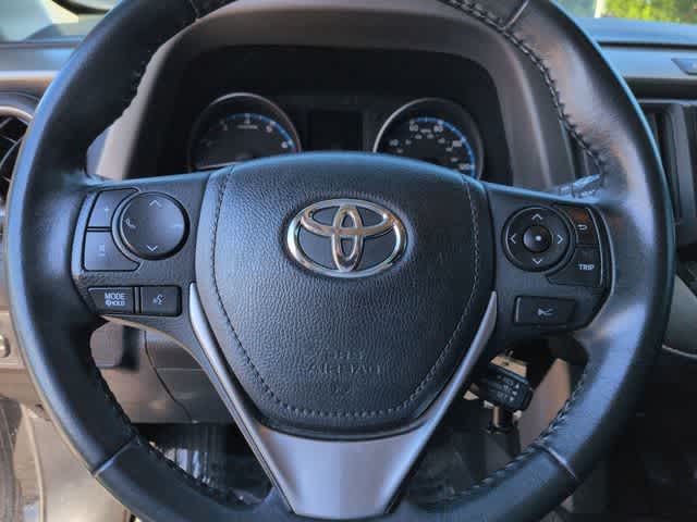 Thumbnail: 2018 Toyota RAV4 - 23
