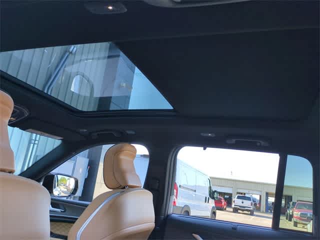 Thumbnail: 2025 Jeep Grand Cherokee - 20