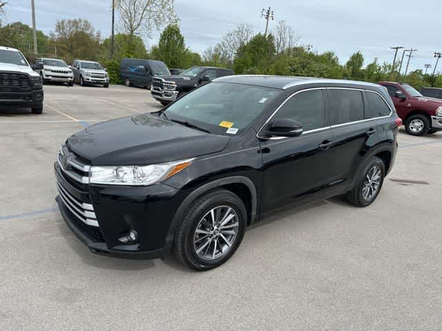 Thumbnail: 2018 Toyota Highlander - 14