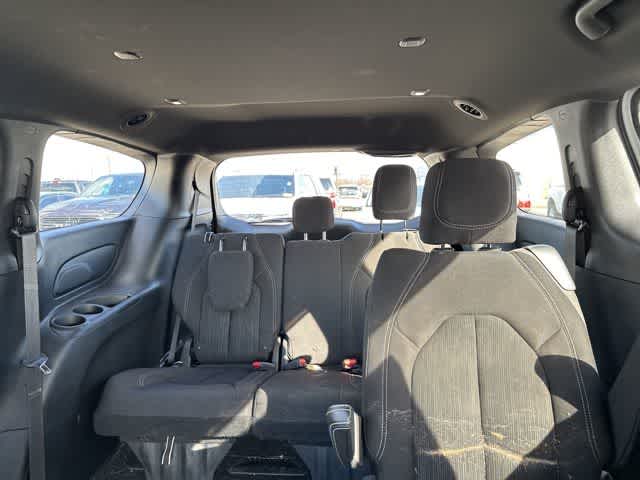 Thumbnail: 2018 Chrysler Pacifica - 5