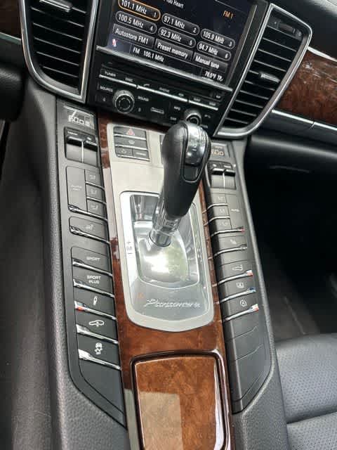 Thumbnail: 2010 Porsche Panamera - 10