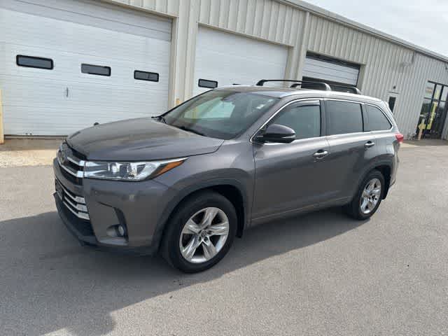 Thumbnail: 2017 Toyota Highlander - 15