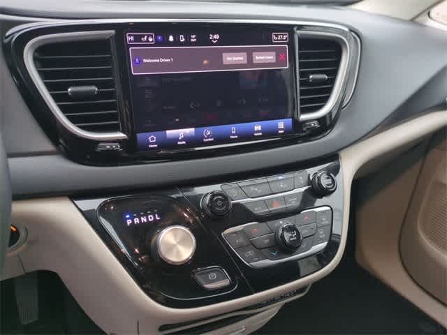 Thumbnail: 2023 Chrysler Pacifica - 27