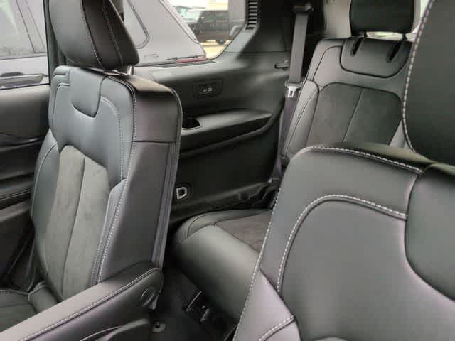 Thumbnail: 2025 Jeep Grand Cherokee L - 39