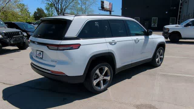 Thumbnail: 2026 Jeep Grand Cherokee - 8