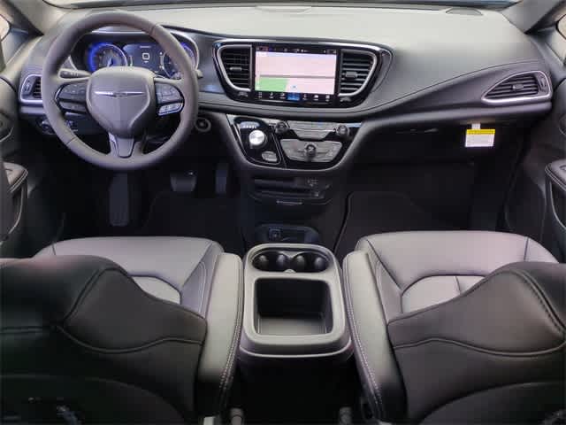 Thumbnail: 2026 Chrysler Pacifica - 16