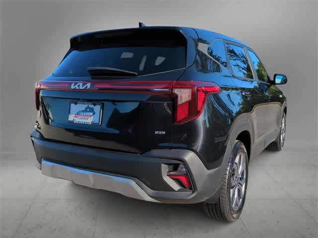 Thumbnail: 2024 Kia Seltos - 8