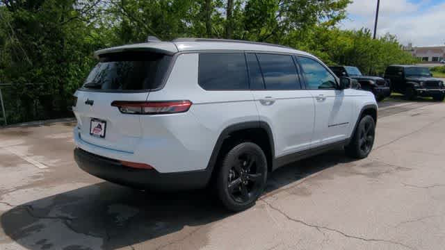 Thumbnail: 2026 Jeep Grand Cherokee L - 8