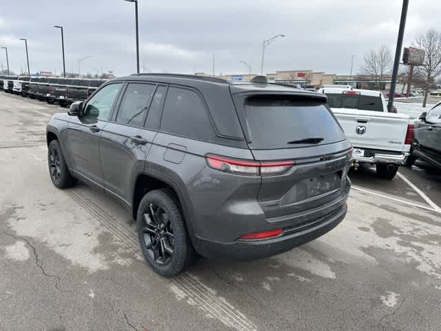 Thumbnail: 2025 Jeep Grand Cherokee - 17