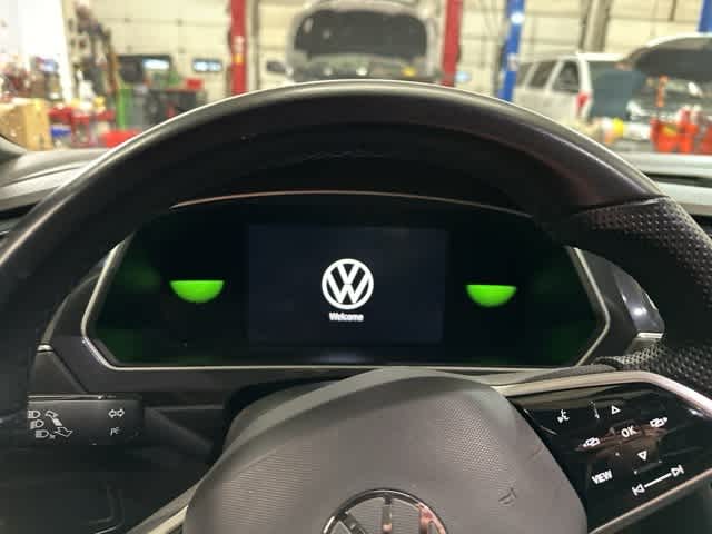 Thumbnail: 2022 Volkswagen Tiguan - 7