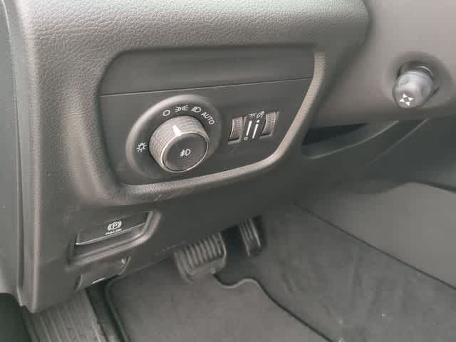 Thumbnail: 2026 Jeep Grand Cherokee L - 17