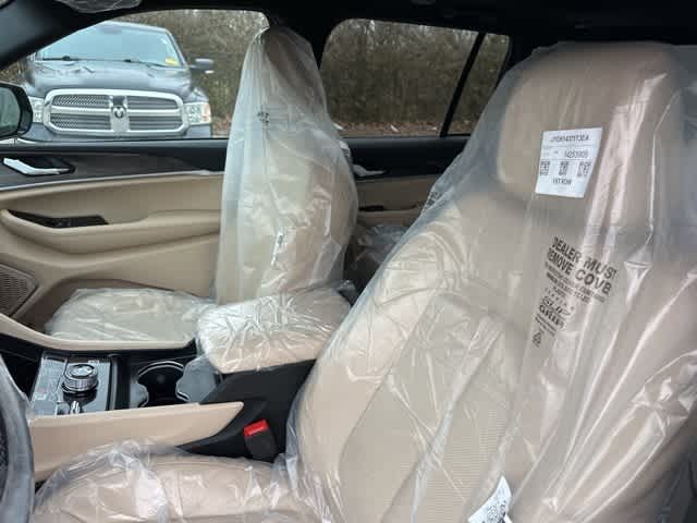 Thumbnail: 2026 Jeep Grand Cherokee - 3