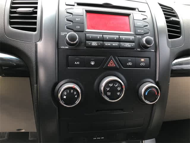 Thumbnail: 2011 Kia Sorento - 15