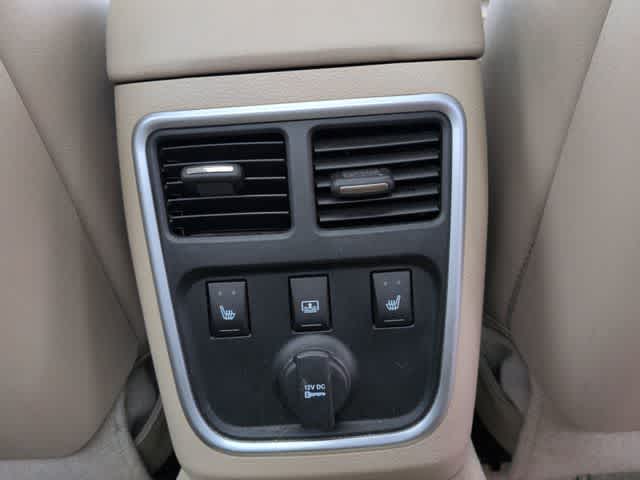 Thumbnail: 2013 Chrysler 300 - 37