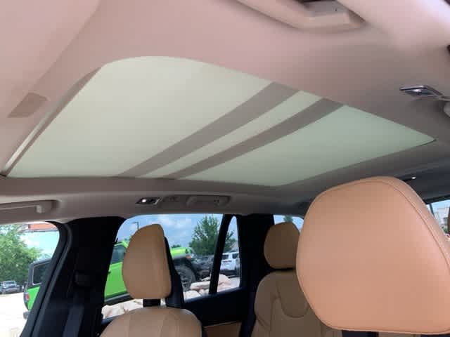 Thumbnail: 2016 Volvo XC90 - 6