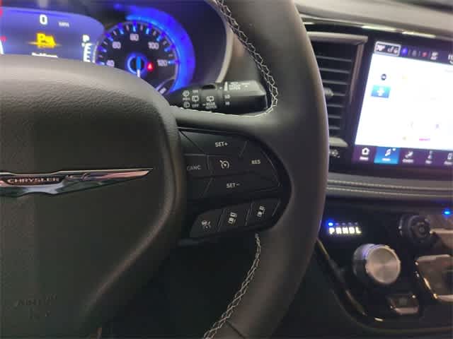 Thumbnail: 2026 Chrysler Pacifica - 25