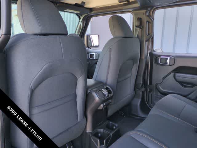 Thumbnail: 2025 Jeep Gladiator - 18