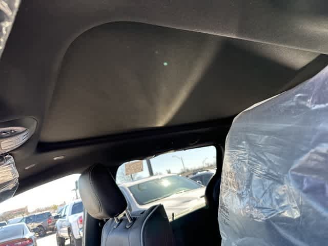 Thumbnail: 2026 Chrysler Pacifica - 4