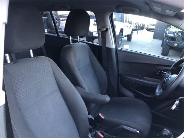 Thumbnail: 2020 Chevrolet Trax - 27