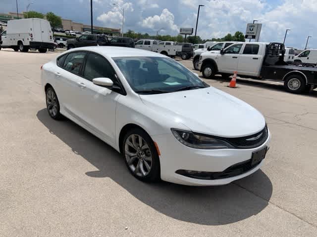 Thumbnail: 2015 Chrysler 200 - 21