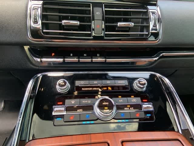 Thumbnail: 2020 Lincoln Navigator - 10