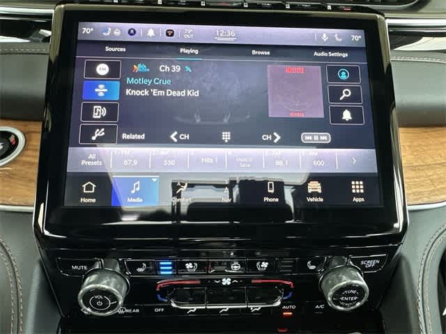 Thumbnail: 2023 Jeep Grand Cherokee - 18