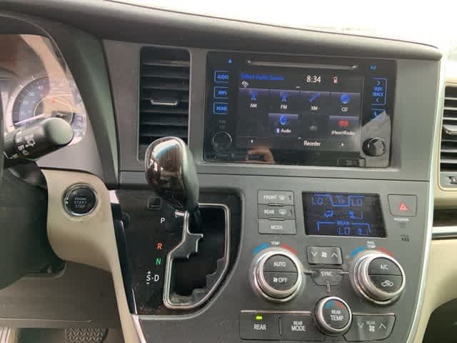 Thumbnail: 2016 Toyota Sienna - 6