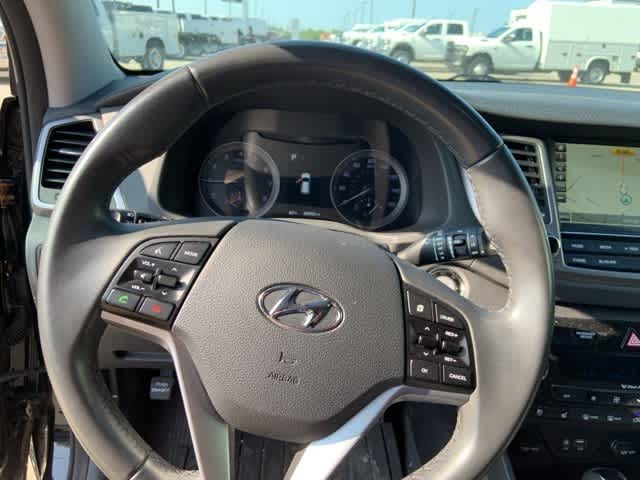 Thumbnail: 2016 Hyundai Tucson - 9