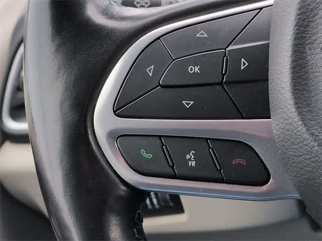 Thumbnail: 2021 Chrysler Pacifica - 24