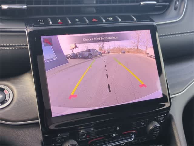 Thumbnail: 2025 Jeep Grand Cherokee - 32