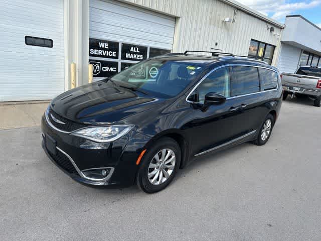 Thumbnail: 2019 Chrysler Pacifica - 14