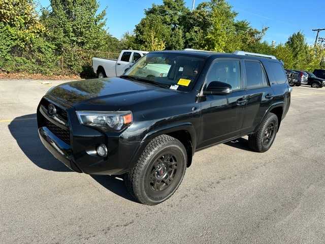 Thumbnail: 2016 Toyota 4Runner - 17
