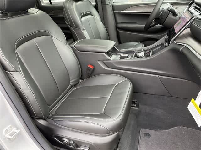 Thumbnail: 2025 Jeep Grand Cherokee L - 24