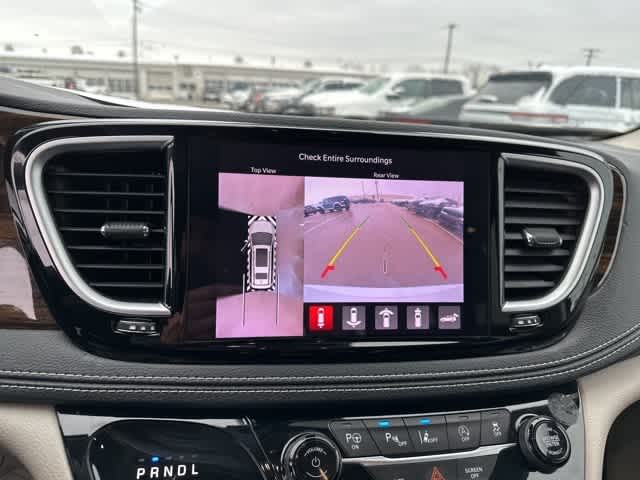 Thumbnail: 2022 Chrysler Pacifica - 12