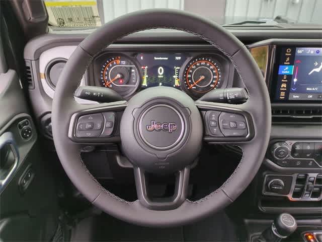 Thumbnail: 2025 Jeep Gladiator - 22