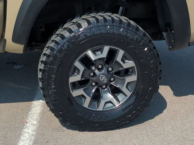 Thumbnail: 2017 Toyota Tacoma - 14
