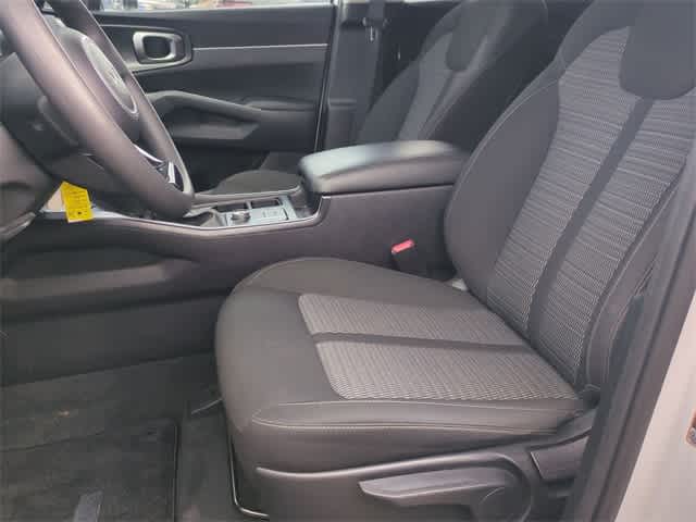 Thumbnail: 2023 Kia Sorento - 16