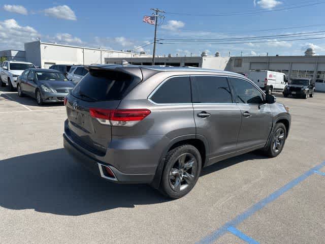 Thumbnail: 2017 Toyota Highlander - 23