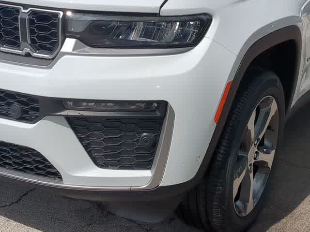Thumbnail: 2026 Jeep Grand Cherokee - 11