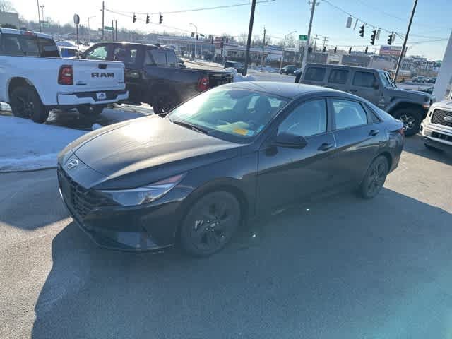 Thumbnail: 2023 Hyundai Elantra - 9