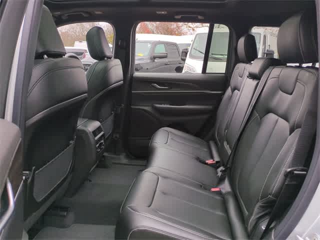 Thumbnail: 2025 Jeep Grand Cherokee - 21